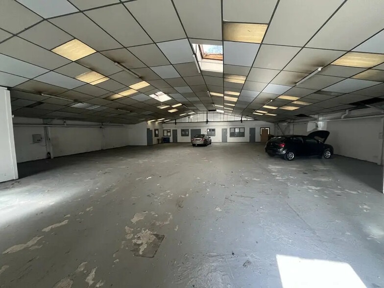 Local d’activités dans Tourcoing à louer - Photo de l’immeuble – Image 2 sur 5