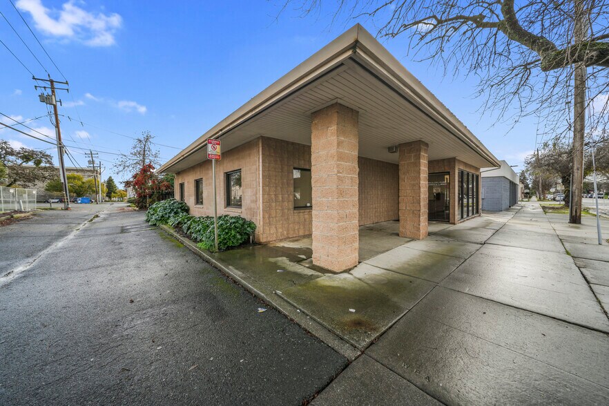 620 Great Jones St, Fairfield, CA à louer - Photo de l’immeuble – Image 1 sur 2