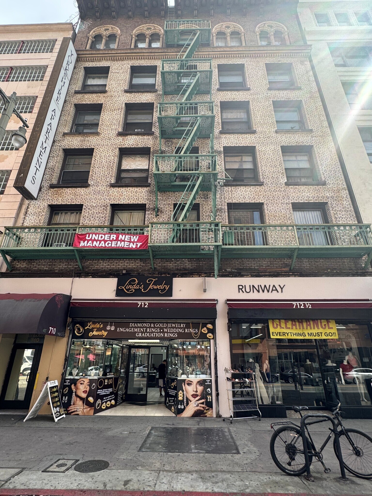 710 S Broadway, Los Angeles, CA à louer Photo de l’immeuble– Image 1 sur 3