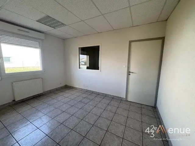 Local d'activités dans Veauche à vendre - Photo intérieure – Image 2 sur 4