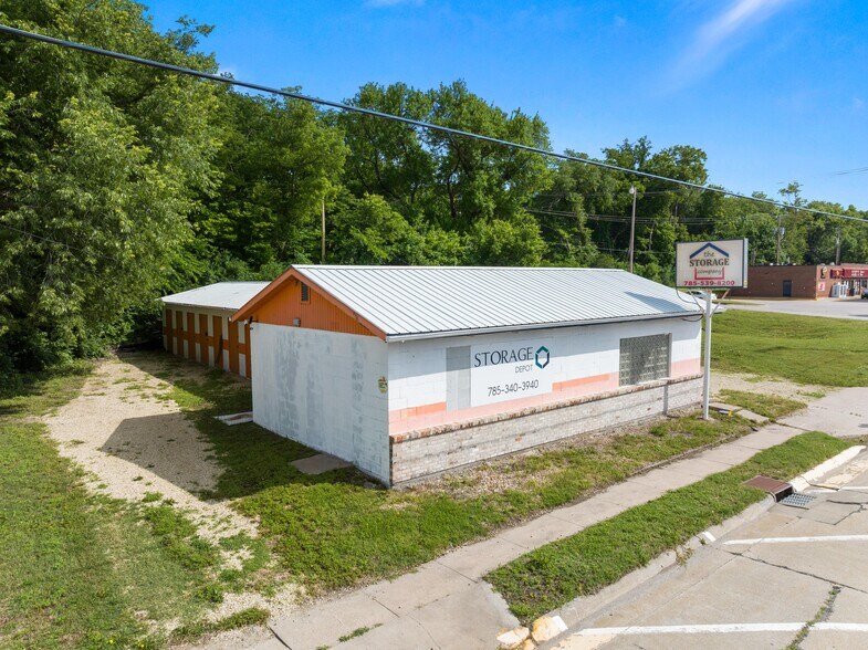 401 Riley Ave, Ogden, KS à vendre - Photo de l’immeuble – Image 2 sur 10