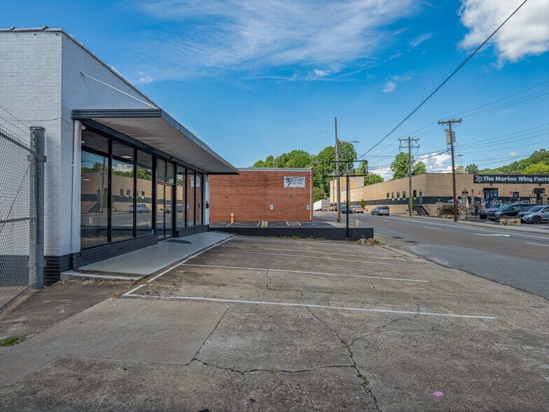 105 W Henderson St, Marion, NC à vendre - Photo de l’immeuble – Image 3 sur 28