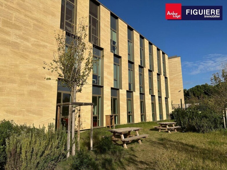 851 Avenue Jean Dalmas, Aix-en-Provence à louer - Photo de l’immeuble – Image 1 sur 7
