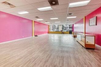 4916-4926 N Pulaski Rd, Chicago, IL à louer Photo intérieure– Image 2 sur 11