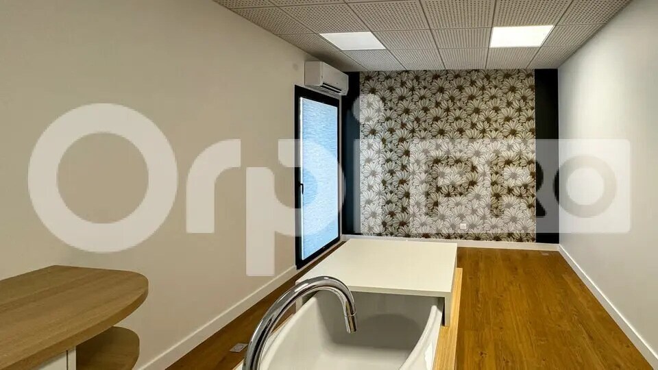 Bureau dans Saint-Vincent-de-Tyrosse à louer - Photo intérieure – Image 2 sur 2