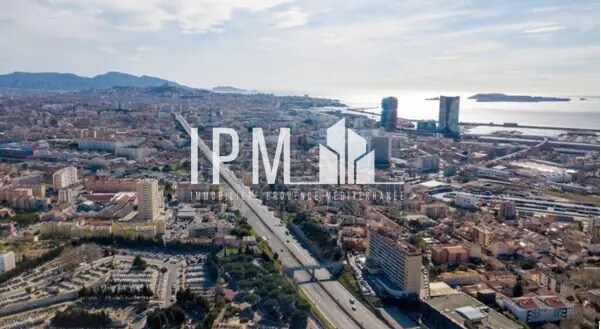 Local d’activités dans Marseille à louer - Photo de l’immeuble – Image 1 sur 5