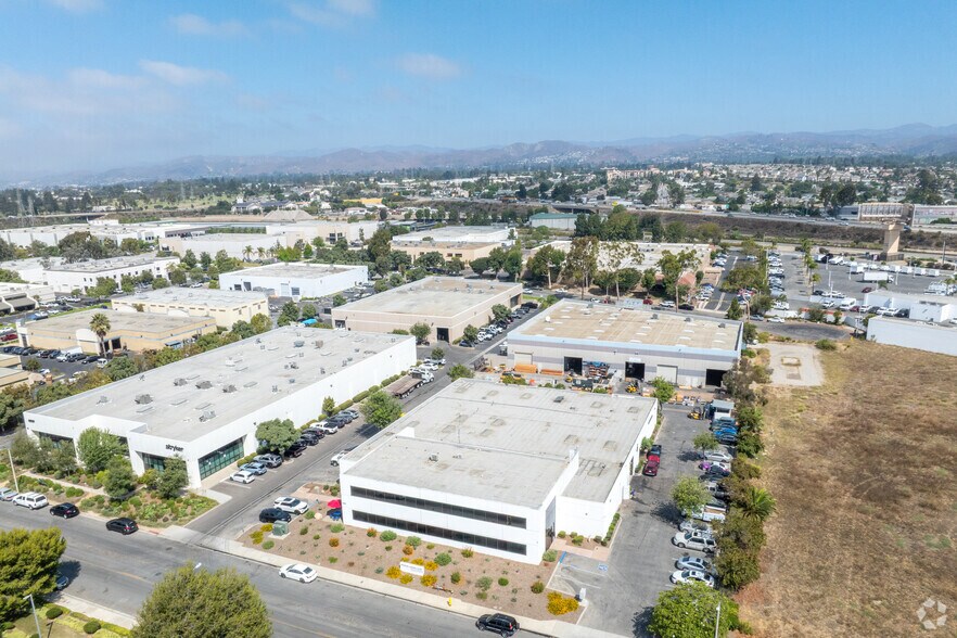 6085 King Dr, Ventura, CA à vendre - Photo de l’immeuble – Image 3 sur 3