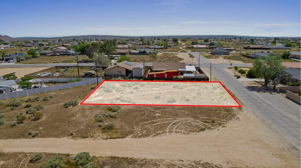 20513 Medio St, California City, CA à vendre - Photo de l’immeuble – Image 2 sur 4