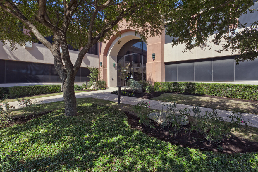 19016 Stone Oak Pky, San Antonio, TX à louer - Photo de l’immeuble – Image 3 sur 16
