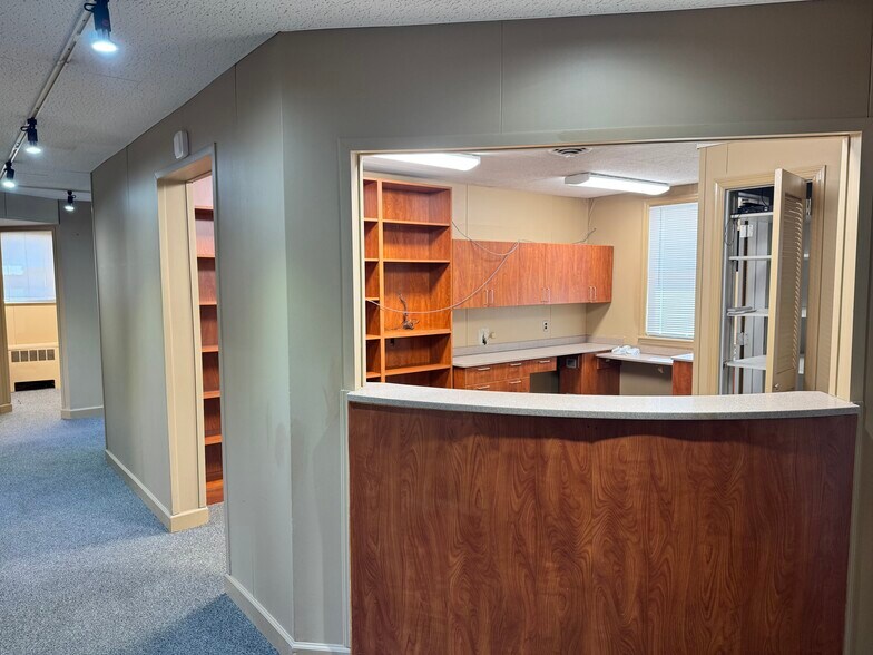97 Northfield Ave, West Orange, NJ à louer - Photo de l’immeuble – Image 3 sur 4