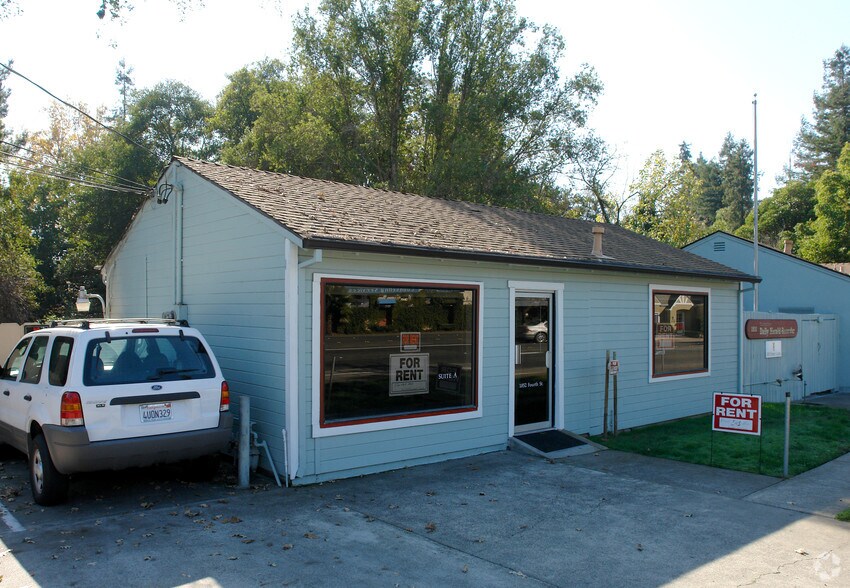 1852 4th St, Santa Rosa, CA à vendre - Photo principale – Image 1 sur 2
