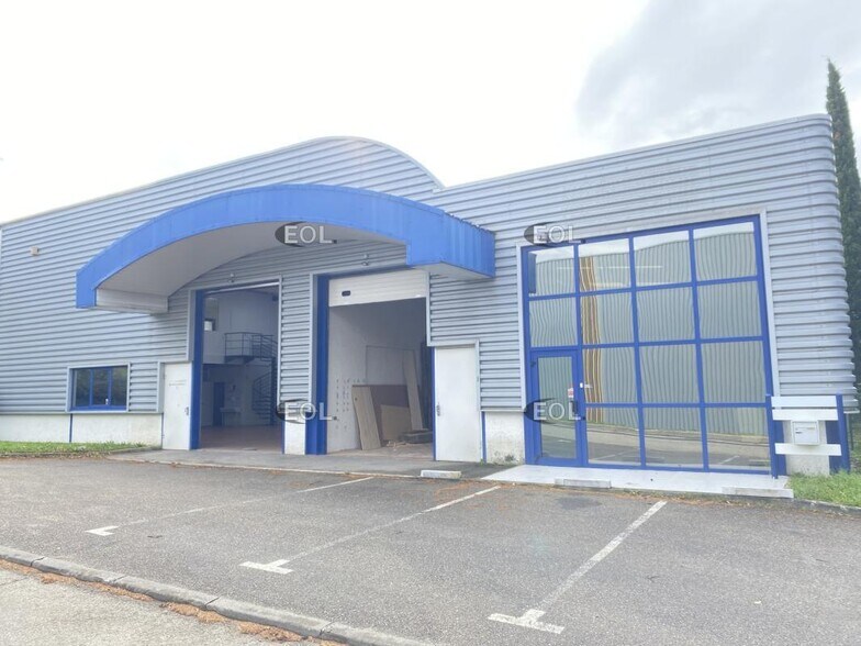 Industriel/Logistique dans Saint Genis Laval à louer - Photo de l’immeuble – Image 1 sur 13