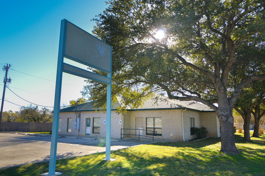 4360 Greco Dr, San Antonio, TX à louer - Photo de l’immeuble – Image 1 sur 22