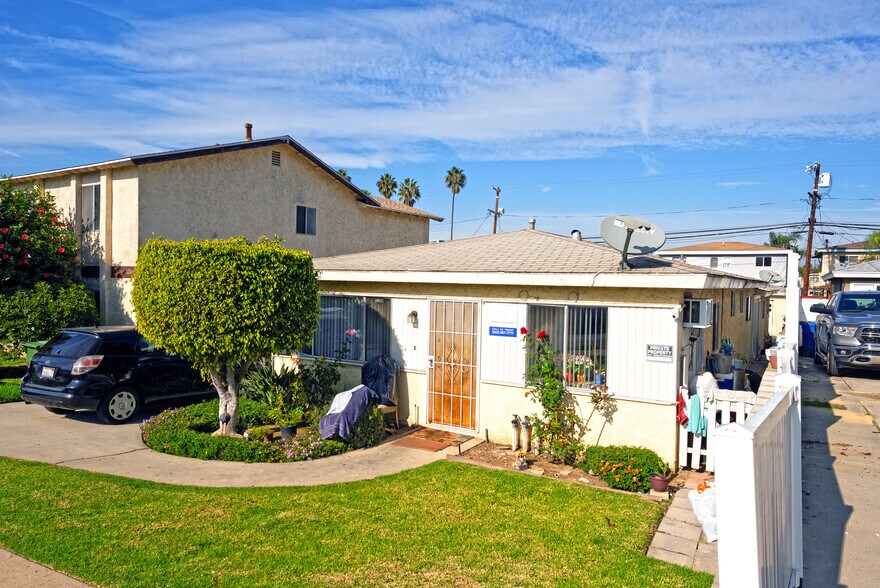 1651 251st St, Harbor City, CA à vendre - Photo de l’immeuble – Image 2 sur 4