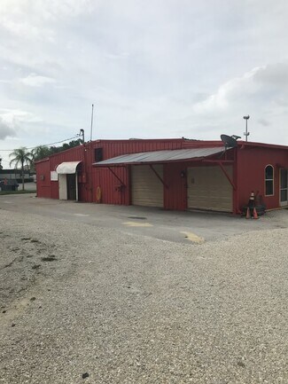 Plus de détails pour 270-272 Beth Stacey Blvd, Lehigh Acres, FL - Industriel/Logistique à louer