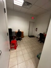 1323 Bound Brook Rd, Middlesex, NJ à louer Photo intérieure– Image 2 sur 6