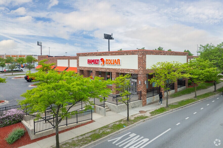 3411 W Addison St, Chicago, IL à vendre - Photo de l’immeuble – Image 2 sur 4