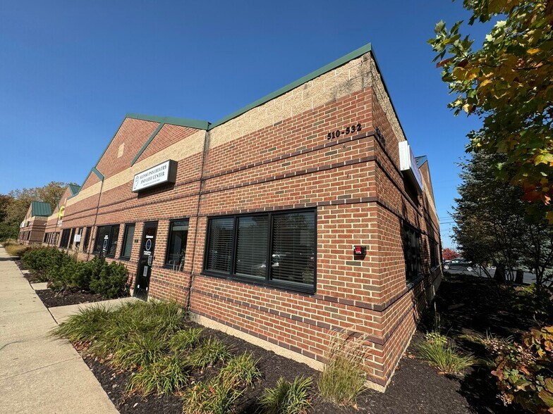 510 S Maple Rd, Ann Arbor, MI à louer - Photo de l’immeuble – Image 1 sur 14