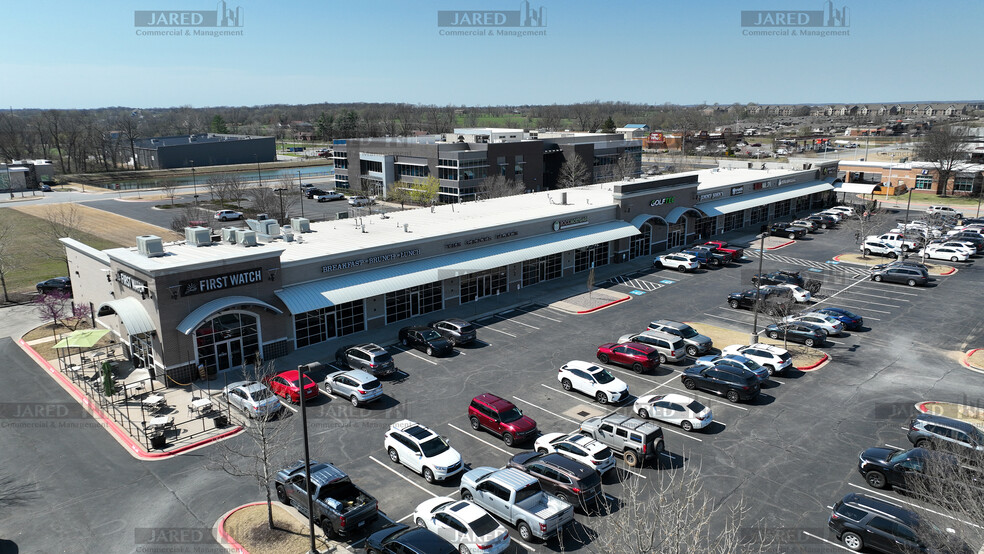 500 SE Walton Blvd, Bentonville, AR à louer - Photo de l’immeuble – Image 1 sur 13