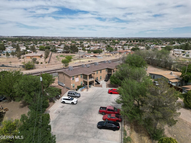 8235 Carpenter Dr, El Paso, TX à vendre - Photo de l’immeuble – Image 3 sur 3