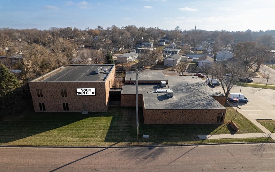 621 W Russell St, Sioux Falls, SD à vendre - Photo de l’immeuble – Image 2 sur 19