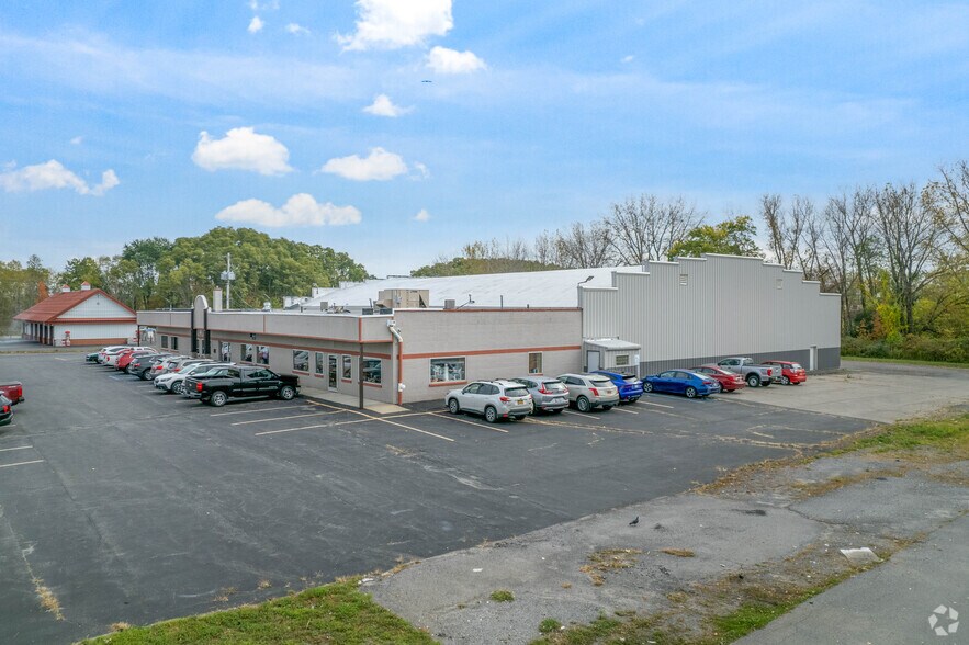 249 Wallins Corners Rd, Amsterdam, NY à vendre - Photo principale – Image 2 sur 7
