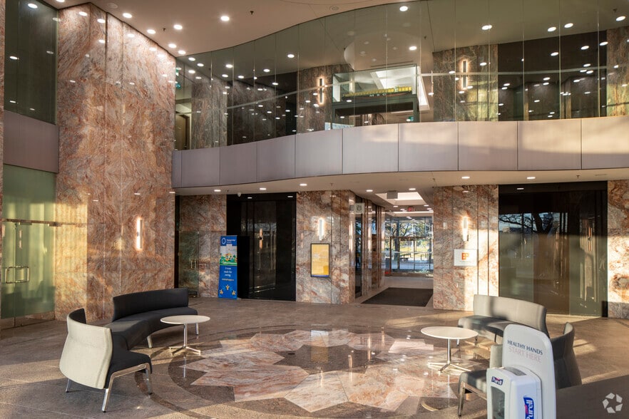 2810 Matheson Blvd E, Mississauga, ON à louer - Hall d’entrée – Image 2 sur 6