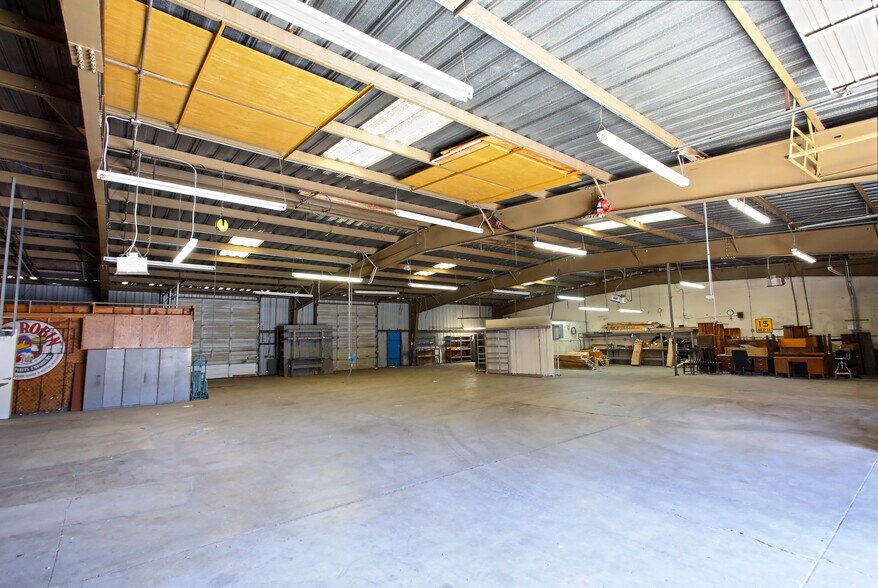 5920 Rosebud Ln, Sacramento, CA à louer - Photo de l’immeuble – Image 3 sur 7