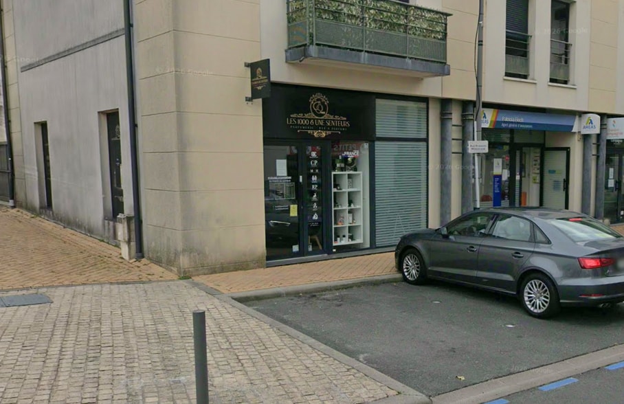2 Rue François Mitterrand, Saint-Médard-en-Jalles à louer - Photo de l’immeuble – Image 1 sur 1