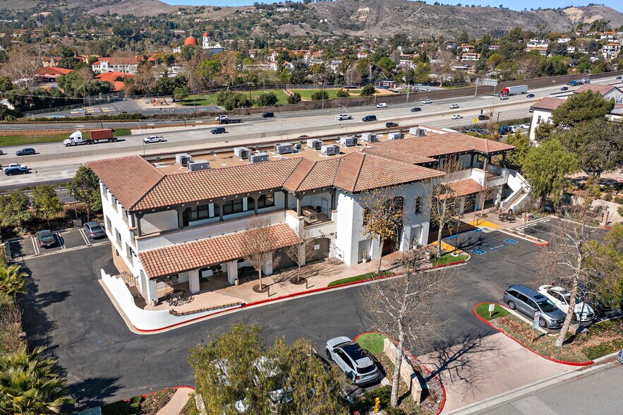 31601 Avenida Los Cerritos, San Juan Capistrano, CA à louer - Photo de l’immeuble – Image 1 sur 33