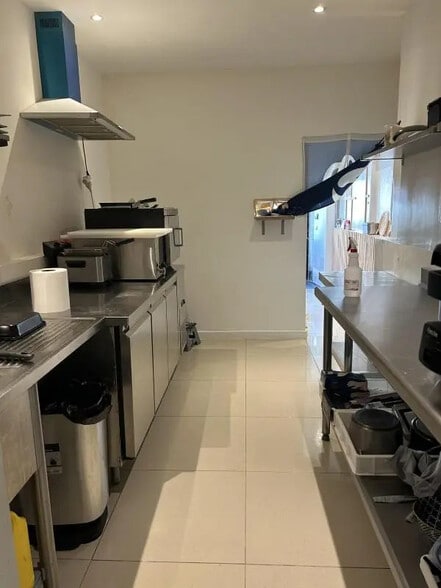 Local commercial dans Bordeaux à louer - Photo de l’immeuble – Image 2 sur 4