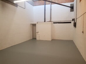 119-121 Nathan Way, Londres à louer Photo intérieure– Image 2 sur 2