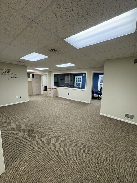 1124 Rt 202 S, Raritan, NJ à vendre - Photo de l’immeuble – Image 3 sur 10