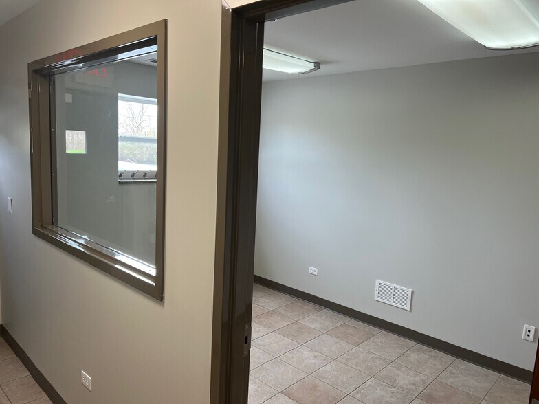 6320 W Bruns Rd, Monee, IL à louer - Photo de l’immeuble – Image 2 sur 9