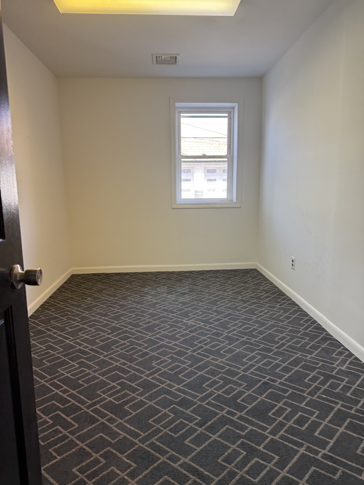 60 S Main St, New City, NY à louer Photo intérieure– Image 1 sur 2