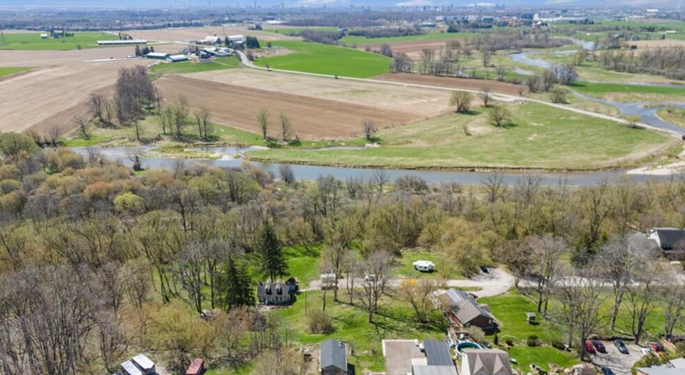 10 Elgin E st, Woolwich, ON à vendre - Aérien – Image 2 sur 4