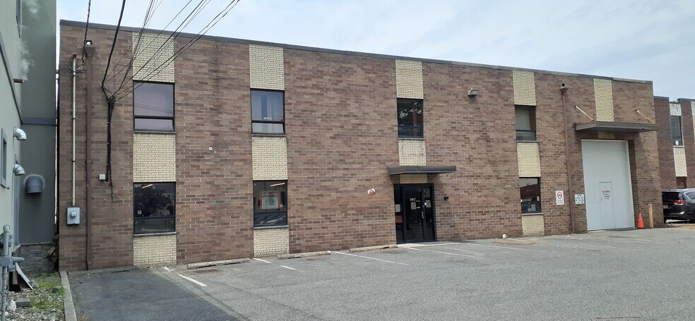 279 Huyler St, South Hackensack, NJ à louer - Photo de l’immeuble – Image 2 sur 8