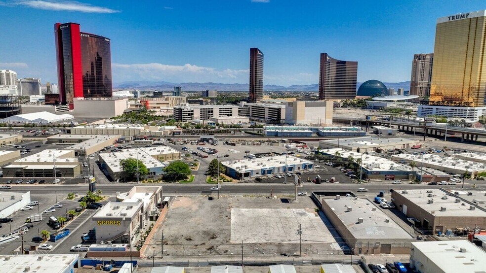 3025-3035 S Highland Dr, Las Vegas, NV à vendre - Photo principale – Image 1 sur 5