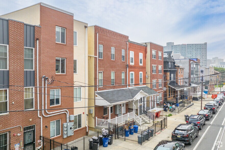 327 N 40th St, Philadelphia, PA à vendre - Photo principale – Image 2 sur 27