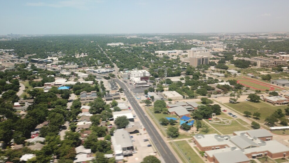 4612 Burnet Rd, Austin, TX à louer - Photo de l’immeuble – Image 2 sur 12