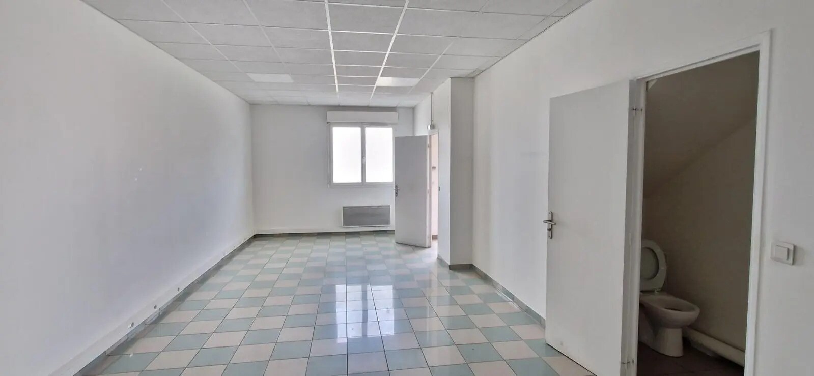 3 Rue Des Perdrix, Mandres-les-Roses à louer Photo intérieure– Image 1 sur 31