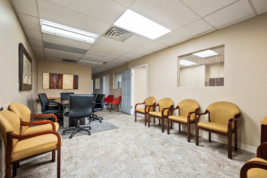 12300 PERRY Hwy, Wexford, PA à louer - Photo de l’immeuble – Image 3 sur 15