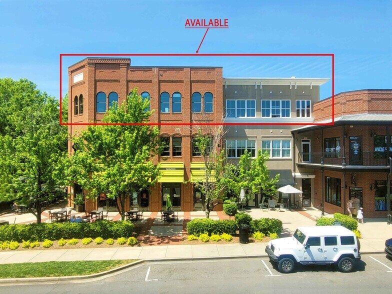 936 Market St, Fort Mill, SC à louer - Photo de l’immeuble – Image 2 sur 14