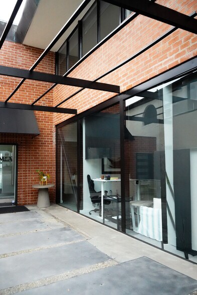 446-448 S Canon Dr, Beverly Hills, CA à vendre - Photo de l’immeuble – Image 3 sur 23