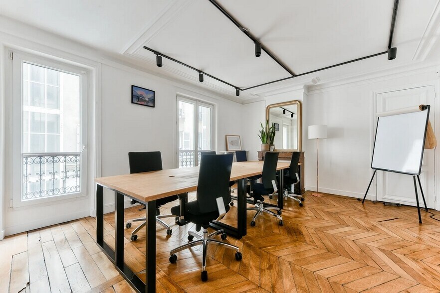 11-13 Rue De Belzunce, Paris à louer - Photo de l’immeuble – Image 2 sur 7