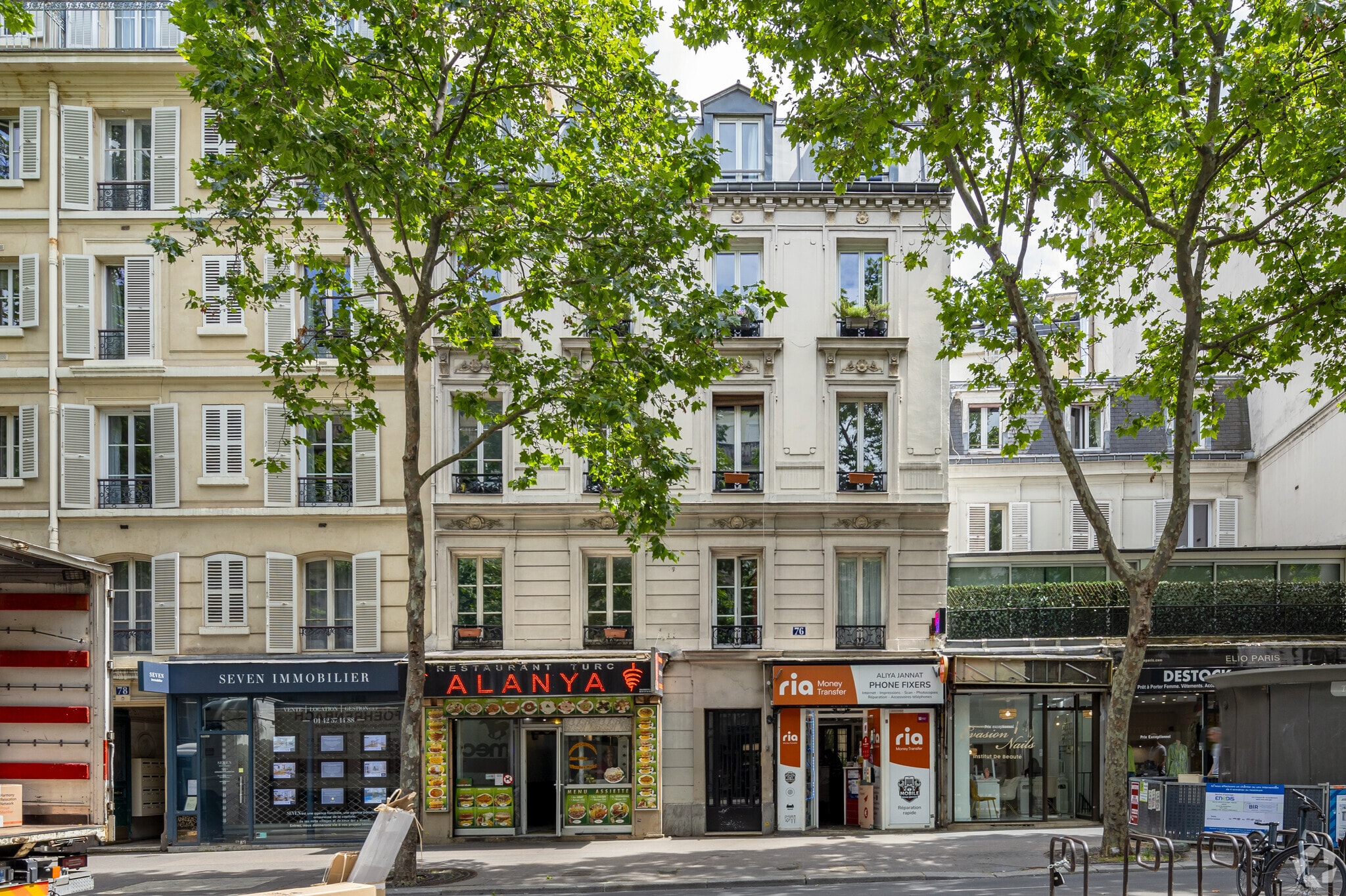 76 Avenue De Saint-Ouen, Paris à louer Photo principale– Image 1 sur 3