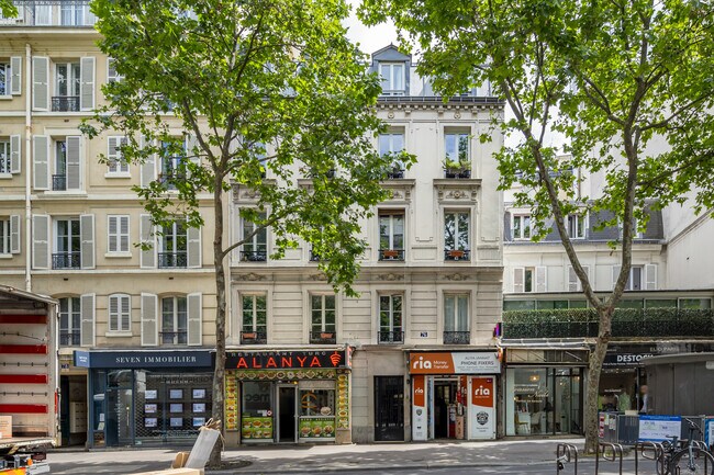 Plus de détails pour Local commercial à louer