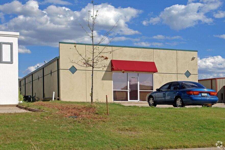 14816 Bristol Park Blvd, Edmond, OK à vendre - Photo de l’immeuble – Image 3 sur 6