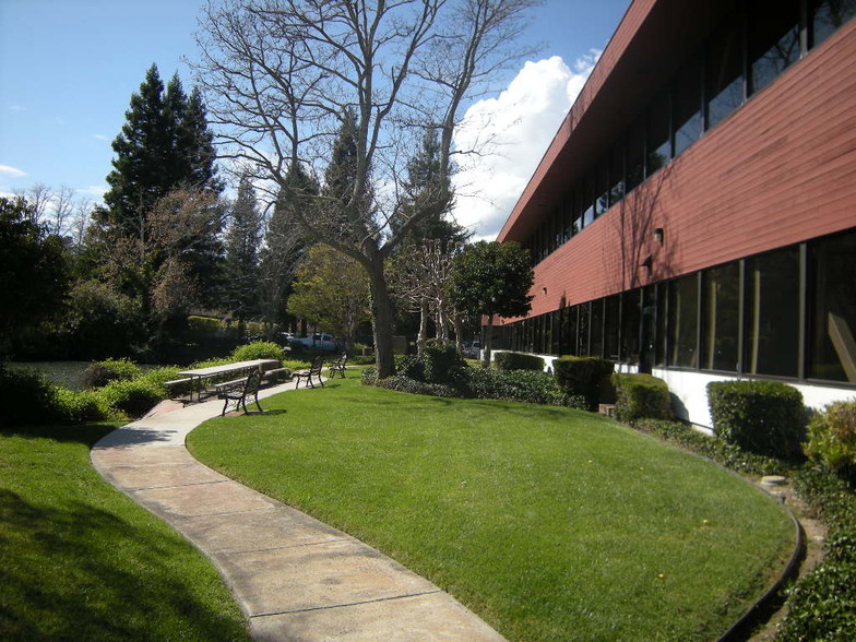269 Mt. Hermon Rd, Scotts Valley, CA à louer - Photo de l’immeuble – Image 2 sur 17
