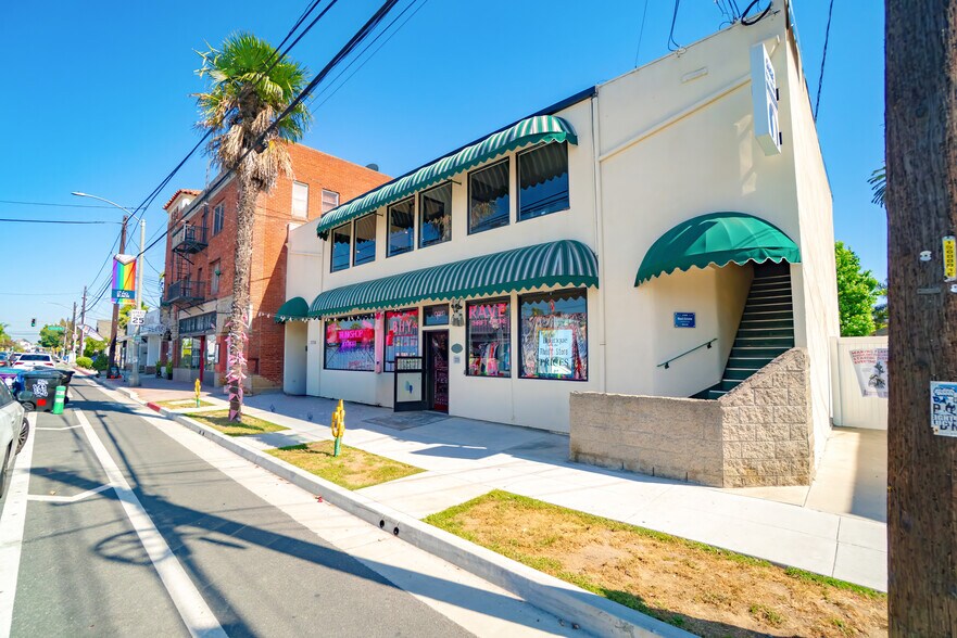 2734 E Broadway, Long Beach, CA à vendre - Photo de l’immeuble – Image 2 sur 7